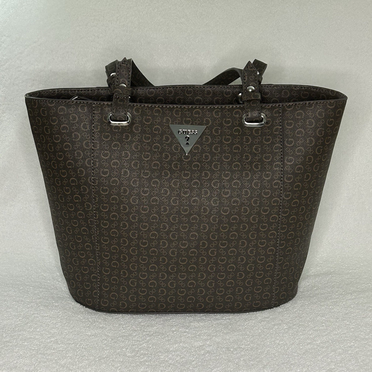 GUESS Brown Logo Tote Bag Zip Top Double Handles Silver Hardware Inner Pockets