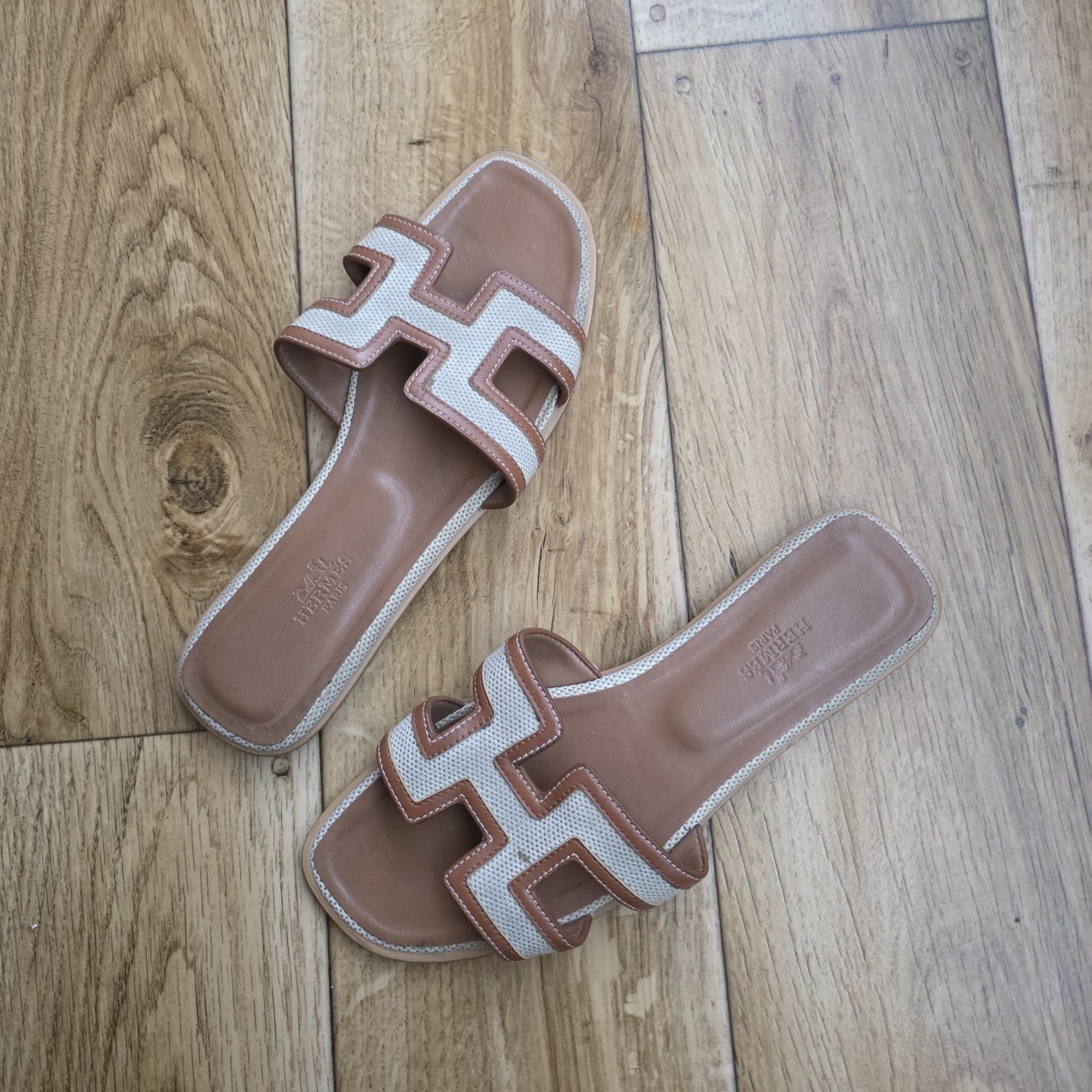 HERMES ORAN LEATHER FLAT SANDALS SLIDES SIZE 39 EU, 8.5 US, 6 UK