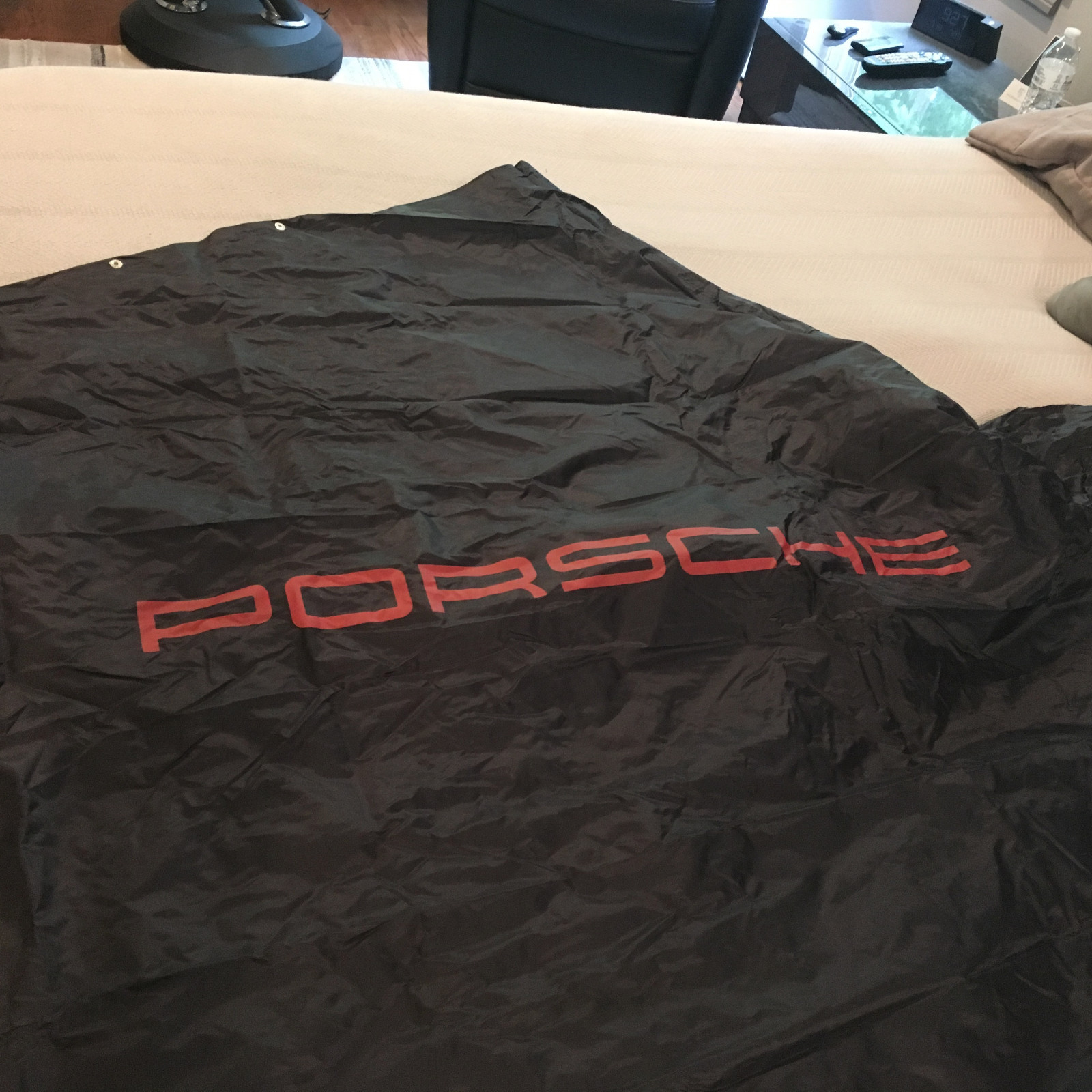 PORSCHE DESIGN PCNA PORSCHE RACING RAIN CAPE PONCHO W/SEWN IN STORAGE POUCH. NEW