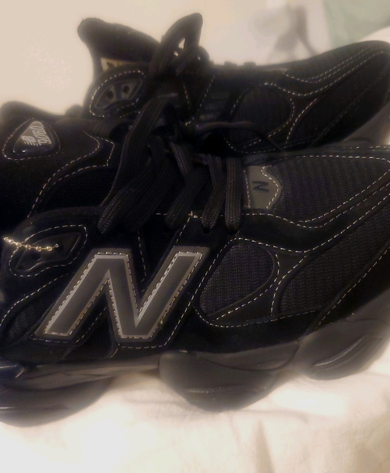 New Balance 9060 Triple Black Suede Low Top Lace-Up W -8.5 D/M- 7D. Sneakers