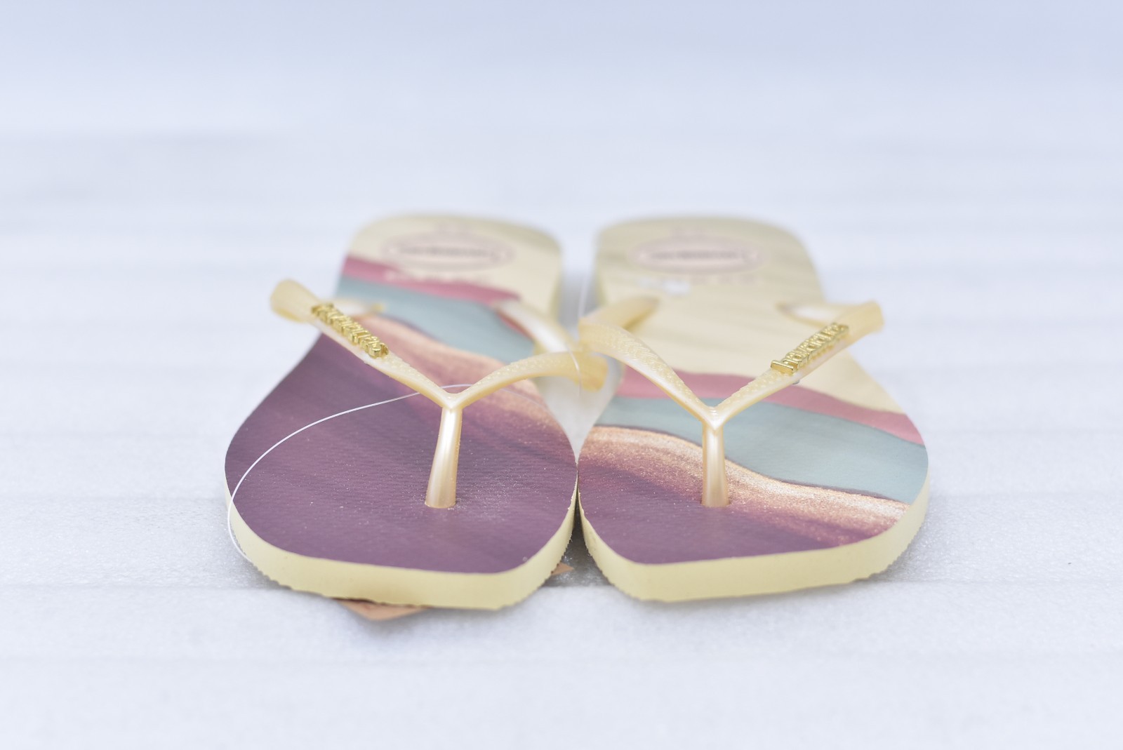 Womens Havaianas Slim Square Flip-Flop Sandals – Buttercream Size 9/10(EU 41-42)