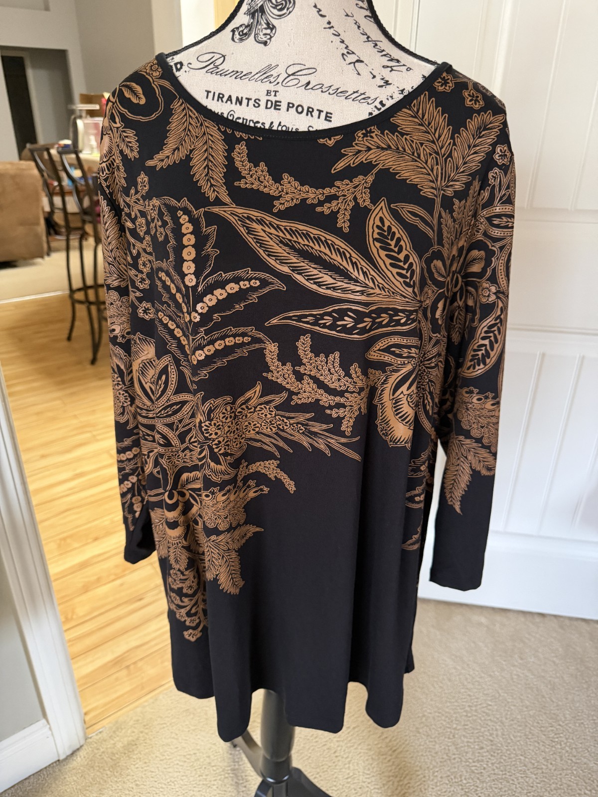 Avenue top NWT women’s sz 22/24 95% viscose 5% spandex 3/4 sleeve