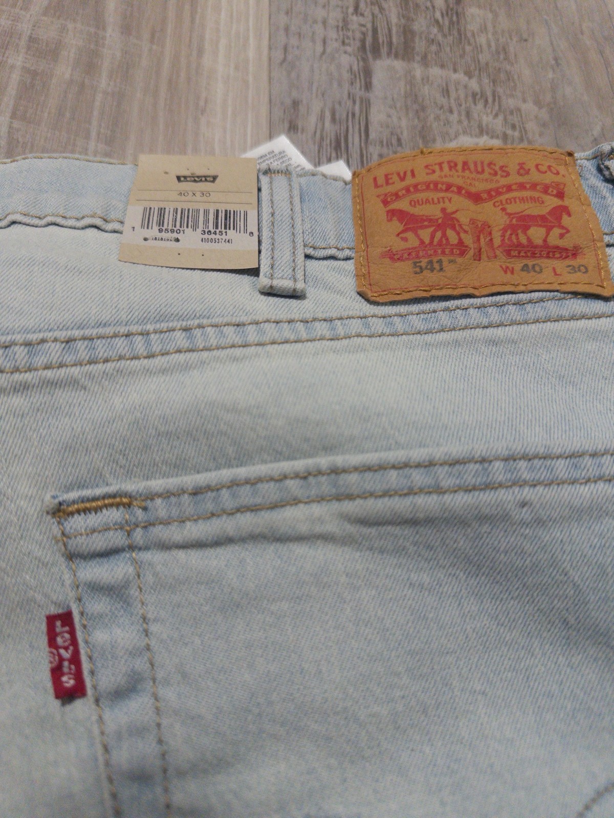 Levi’s 541 Athletic Taper Jeans Men’s 40×30 Denim Light Wash NWT