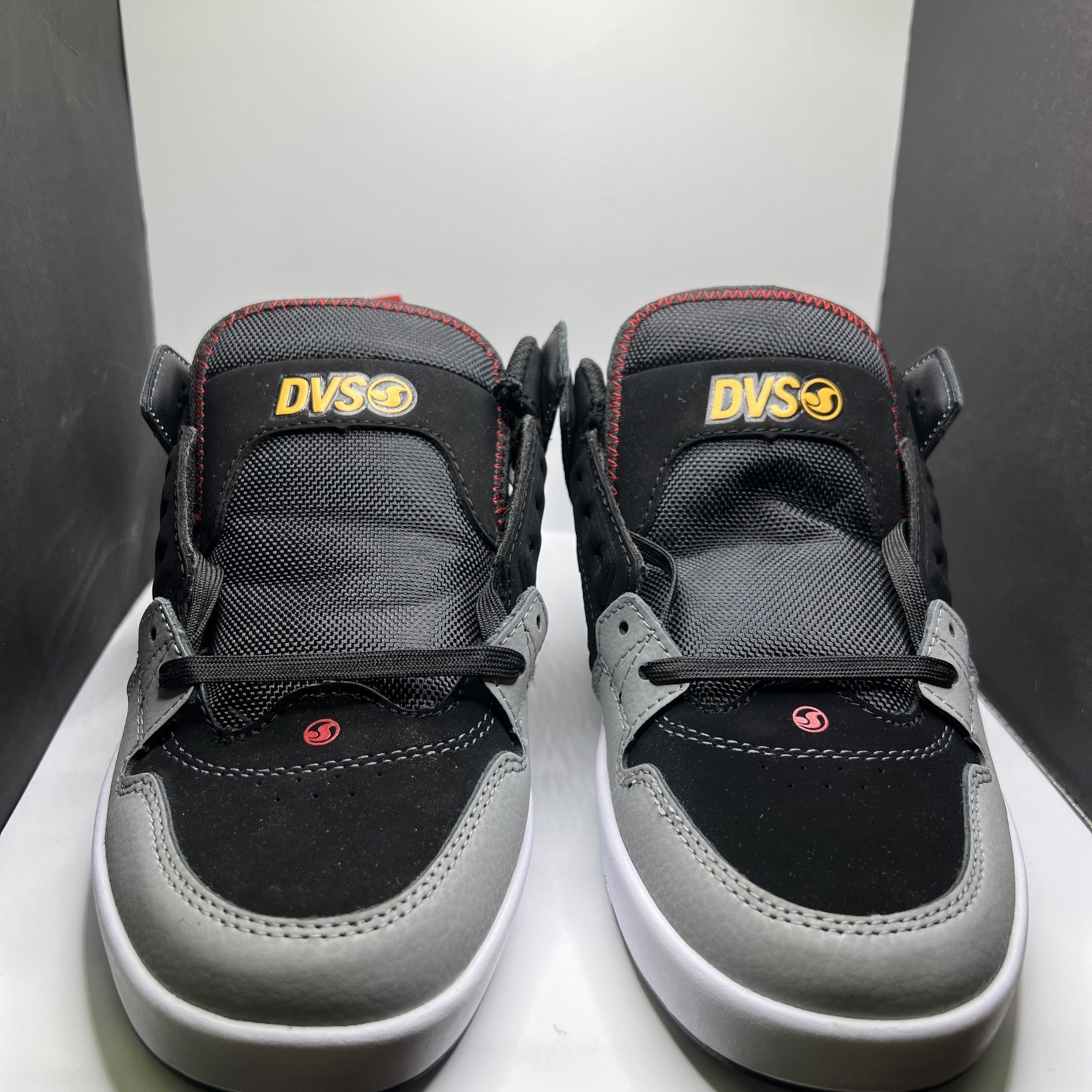 Mens DVS Comanche Skate Shoe Black Charcoal Gold Size 9.5