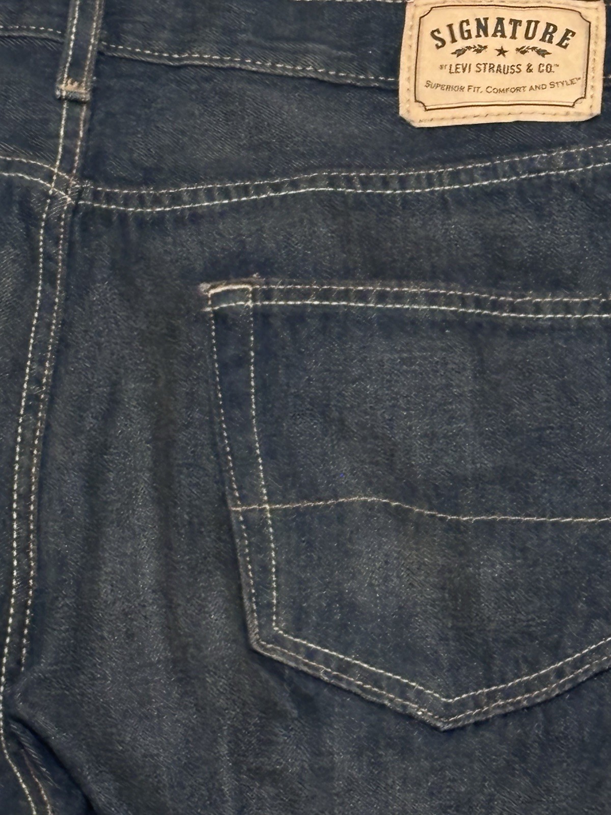 Signature Levi Strauss Men’s Size 36×32 Relaxed Fit Jeans Euc