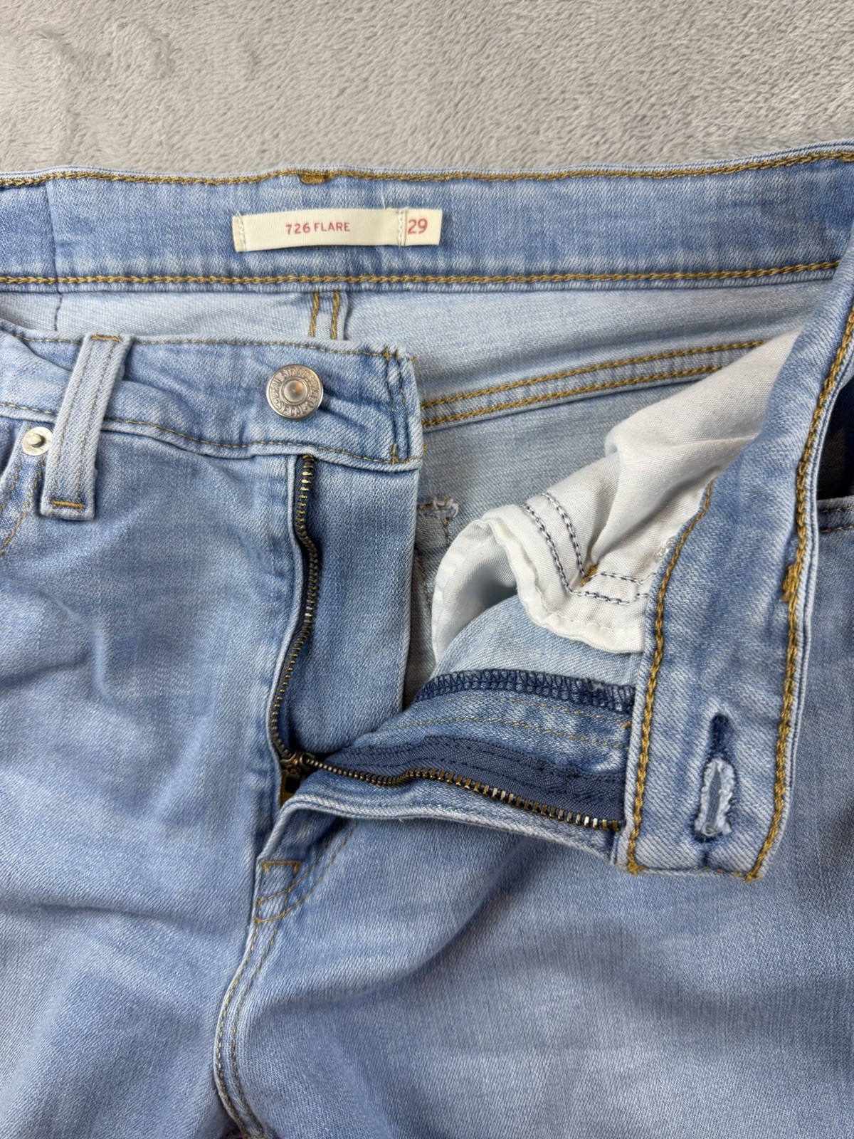 Levi’s 726 Jeans Women’s Size 29 Flare Distressed Denim Light Wash