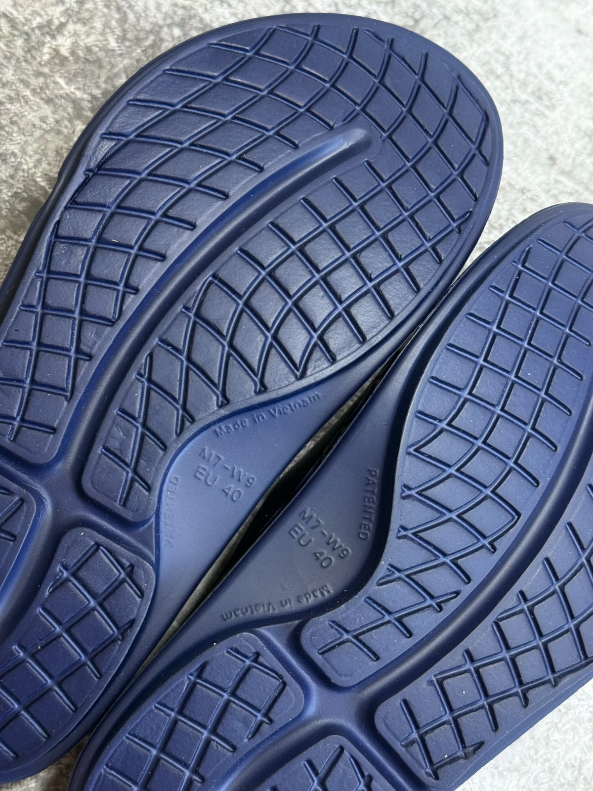 OOFOS OOahh Sport Flex Slide Navy size US M7 W9 EU40