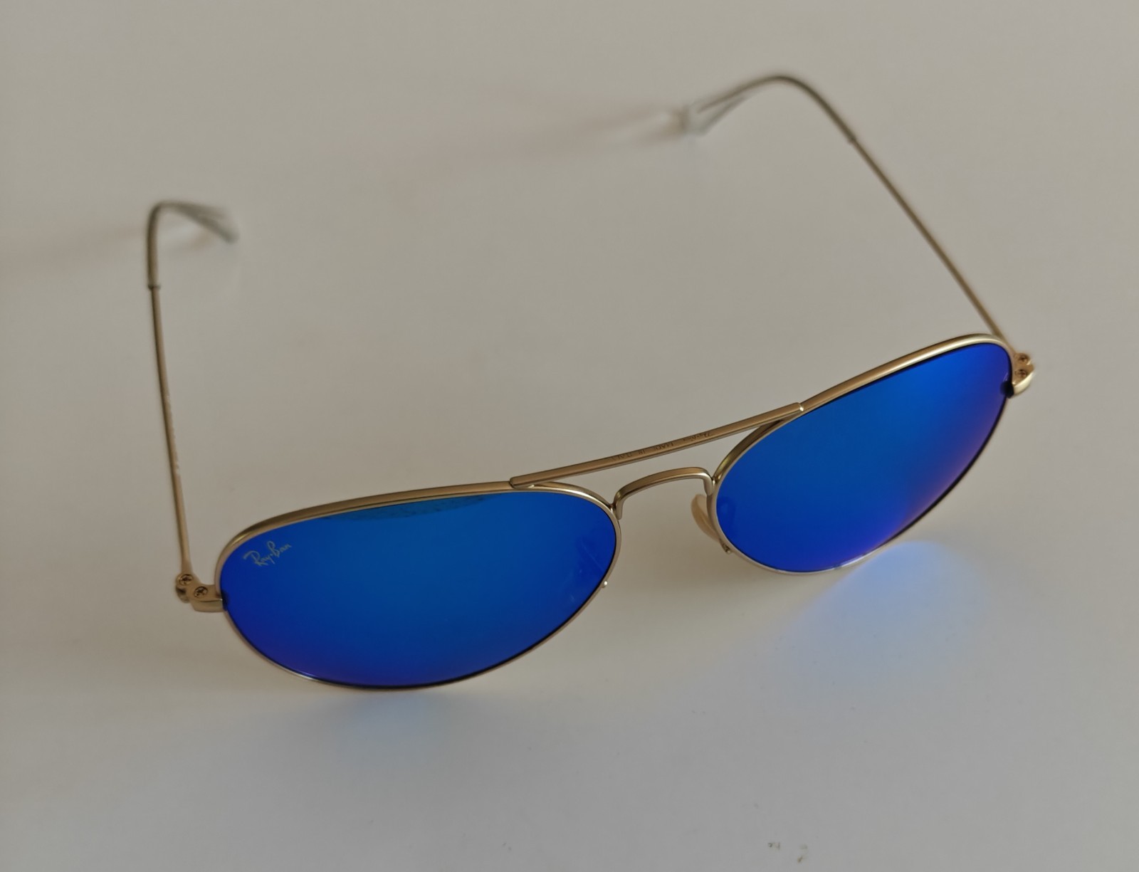 Ray-Ban RB3025 112/17 Aviator Classic Gold Frame Blue Mirror Lenses Sunglasses