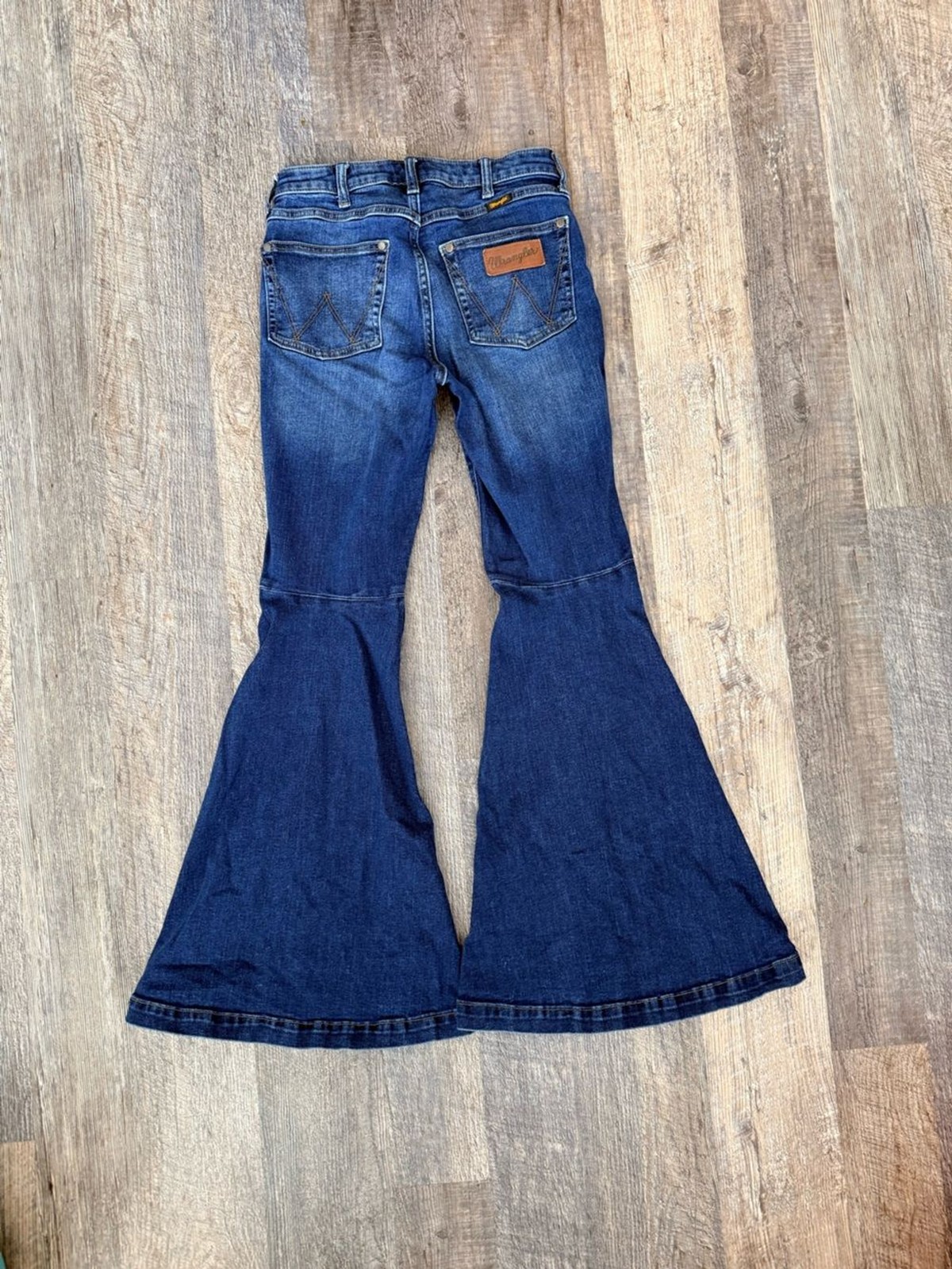 Wrangler Retro Flare Jeans Dark Blue Size 26 Stretch Comfort Bell Bottoms