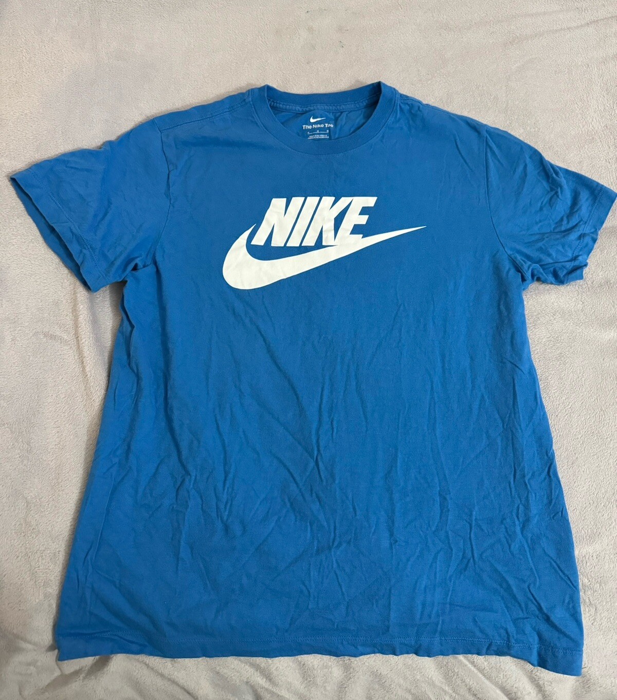 Nike Men’s Sportswear T-Shirt Active Short Sleeve Graphic Tee Medium