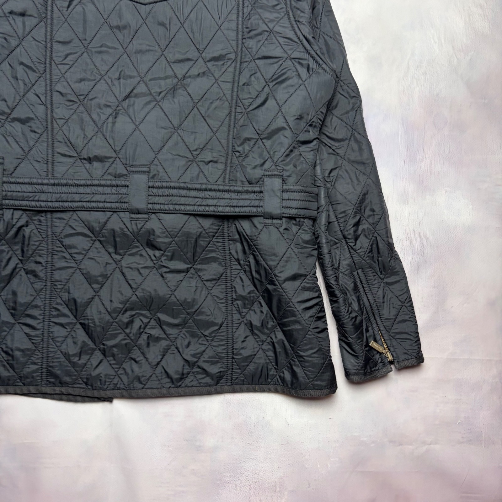 Barbour women’s jacket, size 38. Good condition, classic and timeless style.