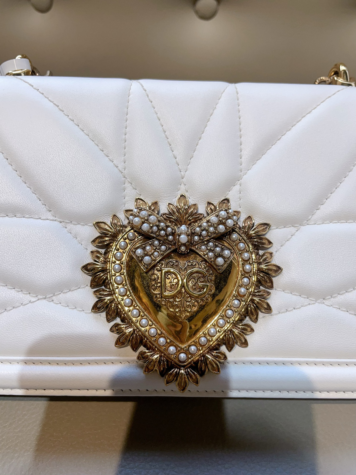 Dolce & Gabbana Small White Sacred Heart Shoulder Bag (21×14×15.5) cm