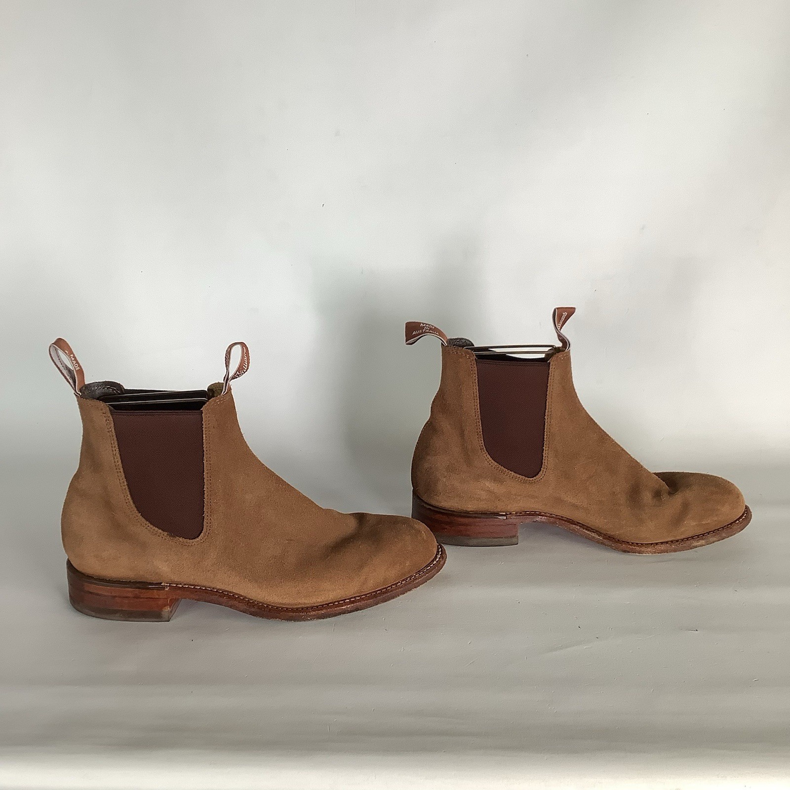 R.M. Williams Comfort Craftsman Suede Chelsea Boots in Brown / Size AU 8C / US 9