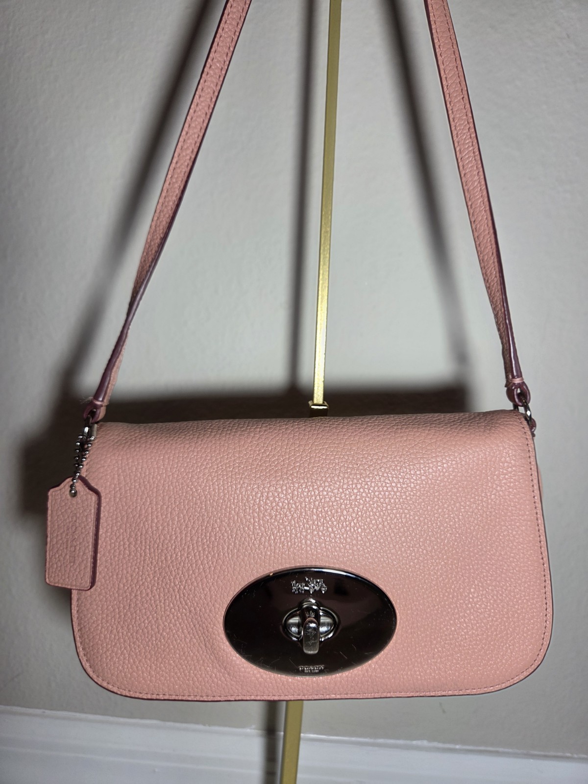 Coach F52896 LIV Pebbled Leather Crossbody Bag / Clutch in Pink – MSRP $195