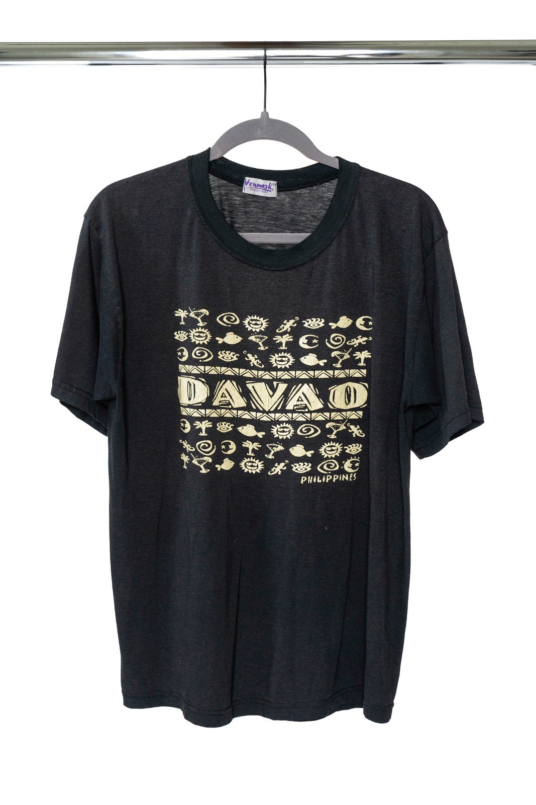 Vintage 90s Philippines Travel Graphic T-Shirt Size Small/Medium