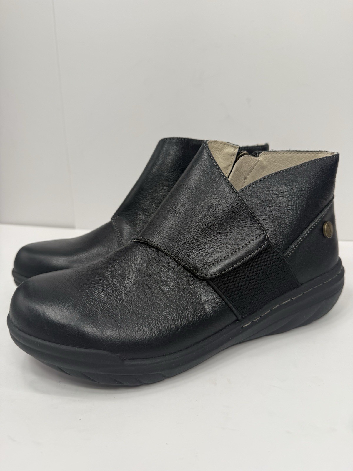 Jambu Bary Water Resistant Leather Ankle Boots Black Comfort Size 6