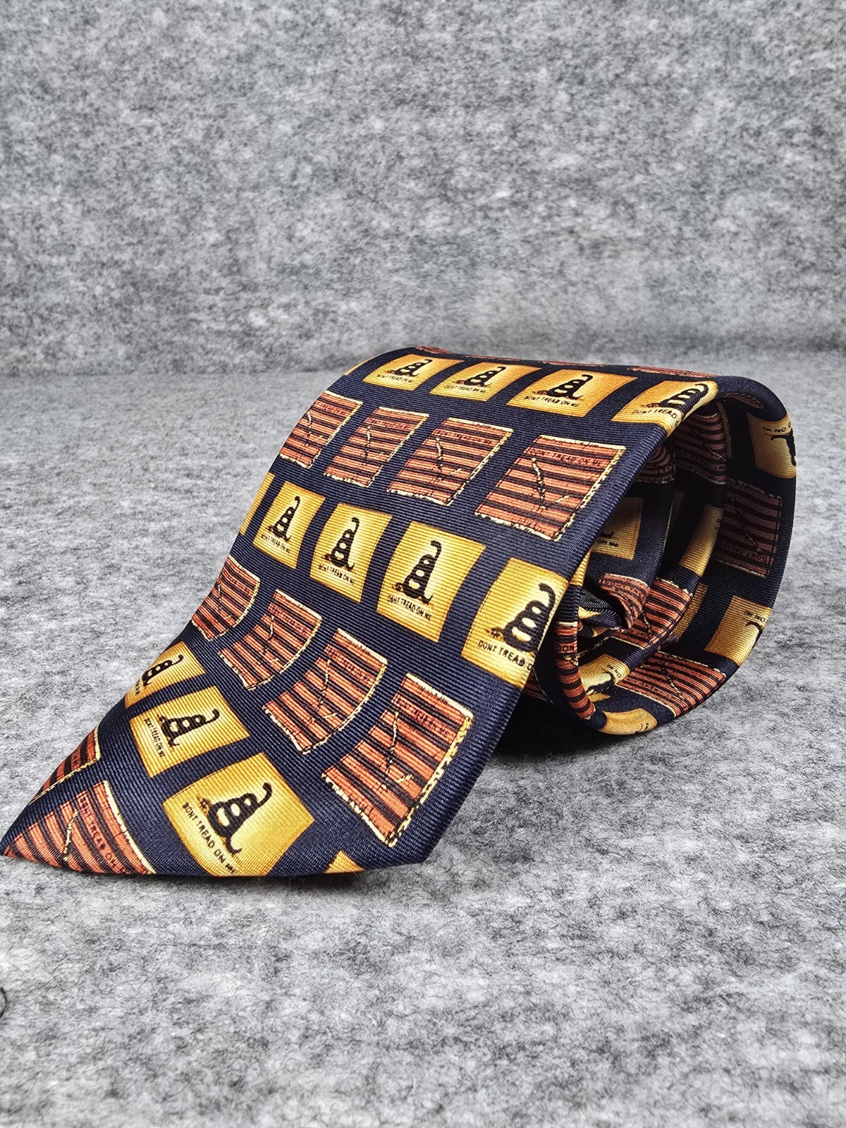 Museum Artifacts 100% Silk Tie Don’t Tread On Me Glasden Flag Rattlesnake 2A