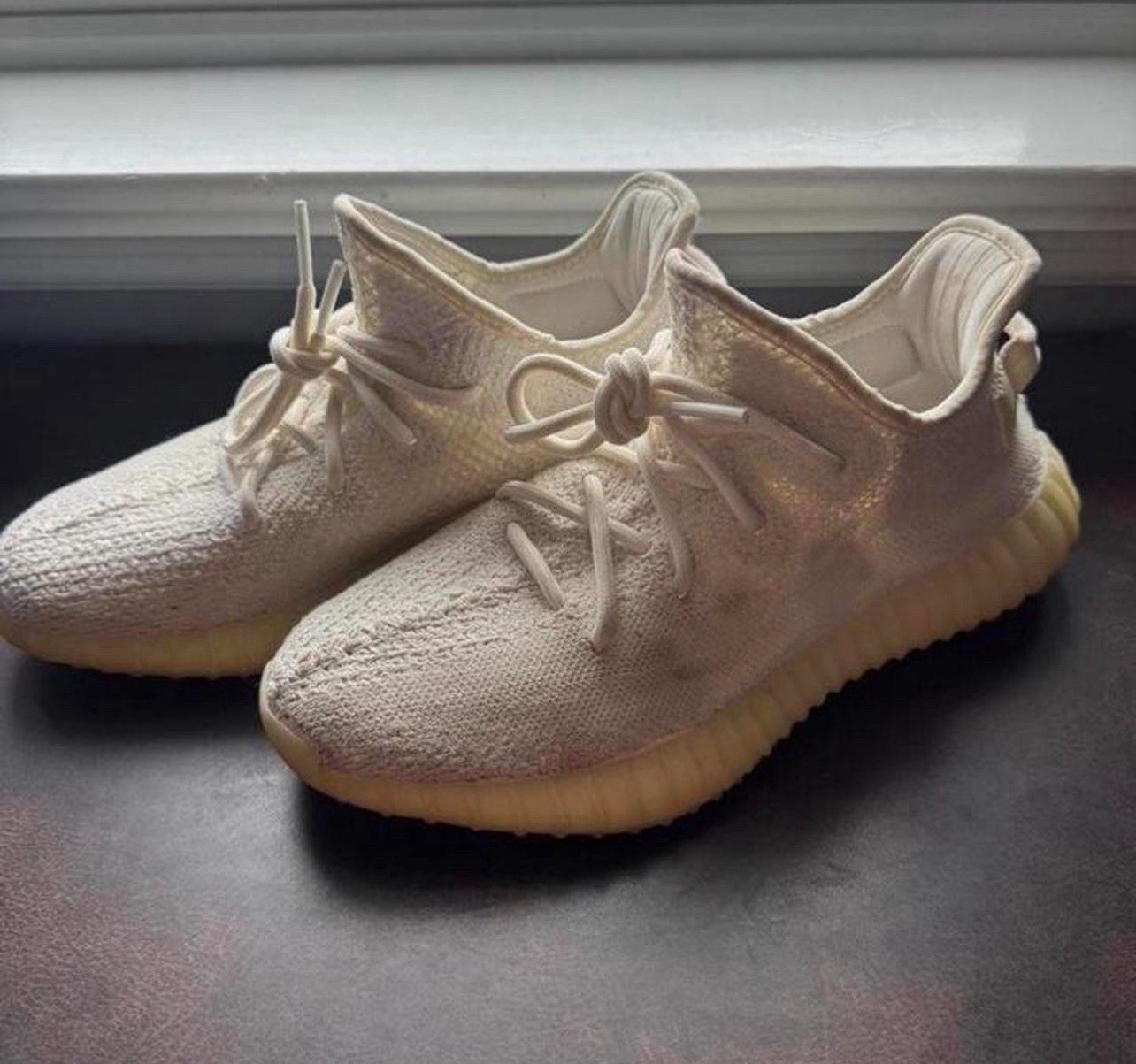 YEEZY Boost Men’s Low Top Lace-Up Athletic Sneakers White/Cream