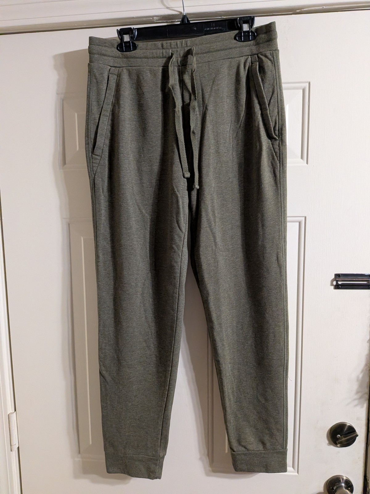 32 Degrees “Heat” Men’s Training Joggers Sz. Medium Olive Green Zipper Pockets