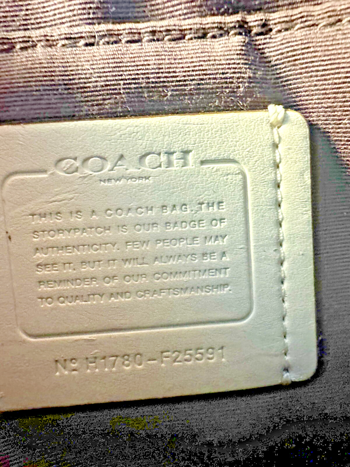 COACH #F25591 Top Handle Pouch in Crossgrain Leather Sz 8.75″ (L) × 5″ (H) ×3″ D