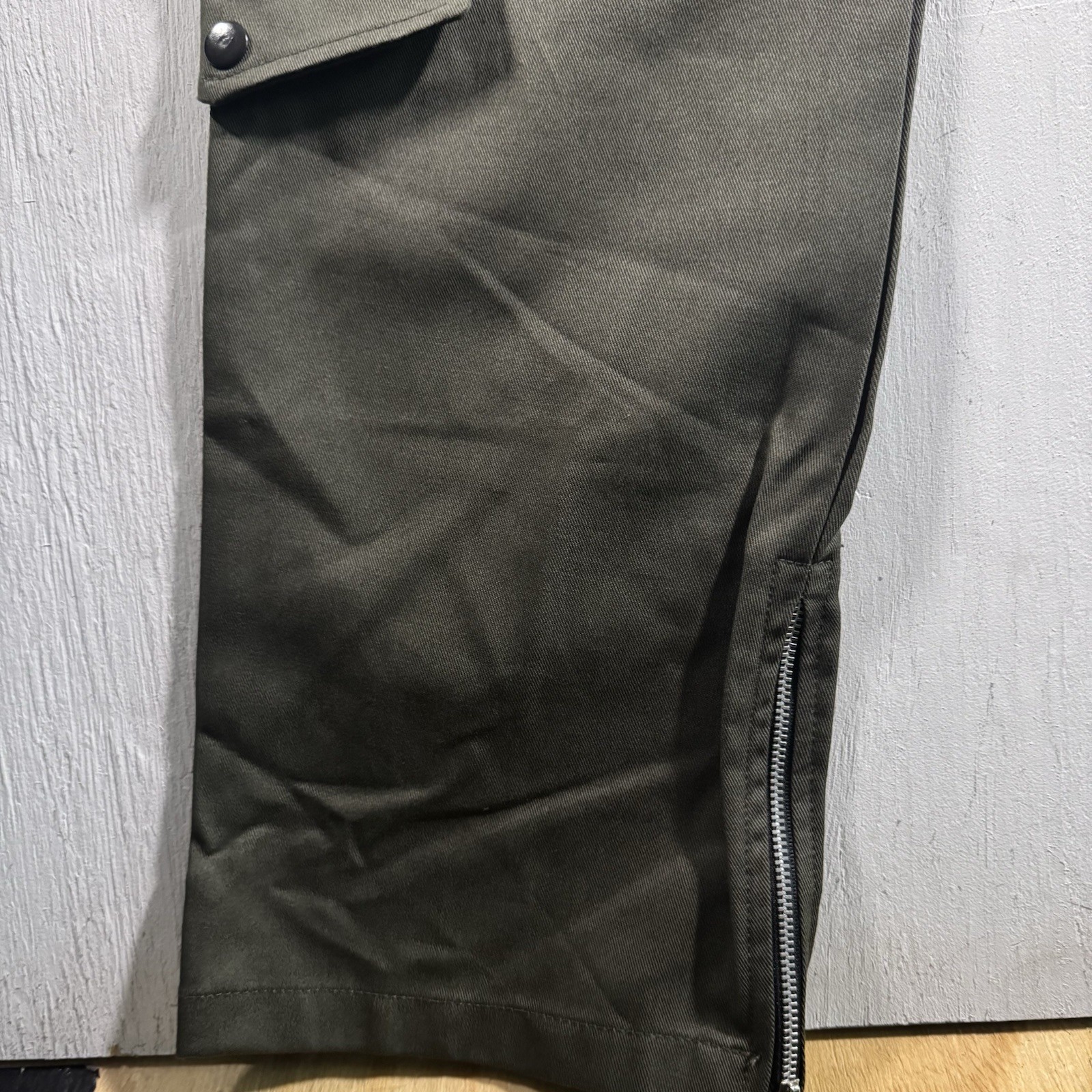 Nova Men Designer Utility Pocket Stacked Graphic Jeans Olive (Size XL Tall)