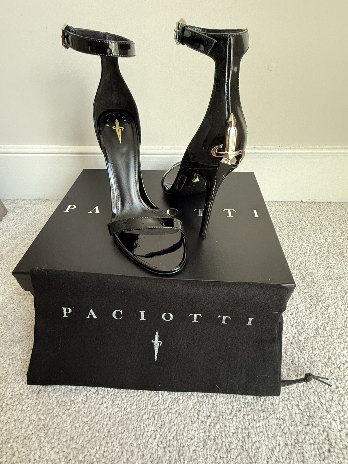Brand NEW Paciotti Dagger Heel 40 EU 10 US