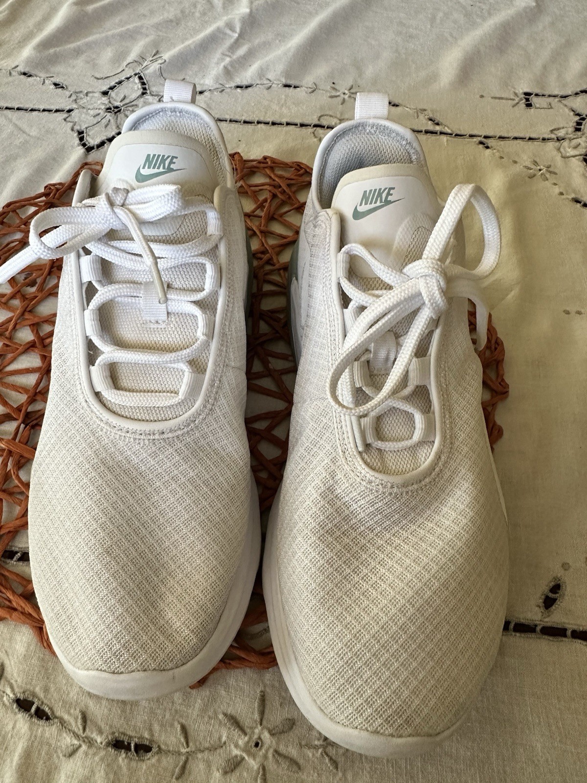 Nike Air White Light Green Men Mesh Athletic Sneakers Low Top Lace Up