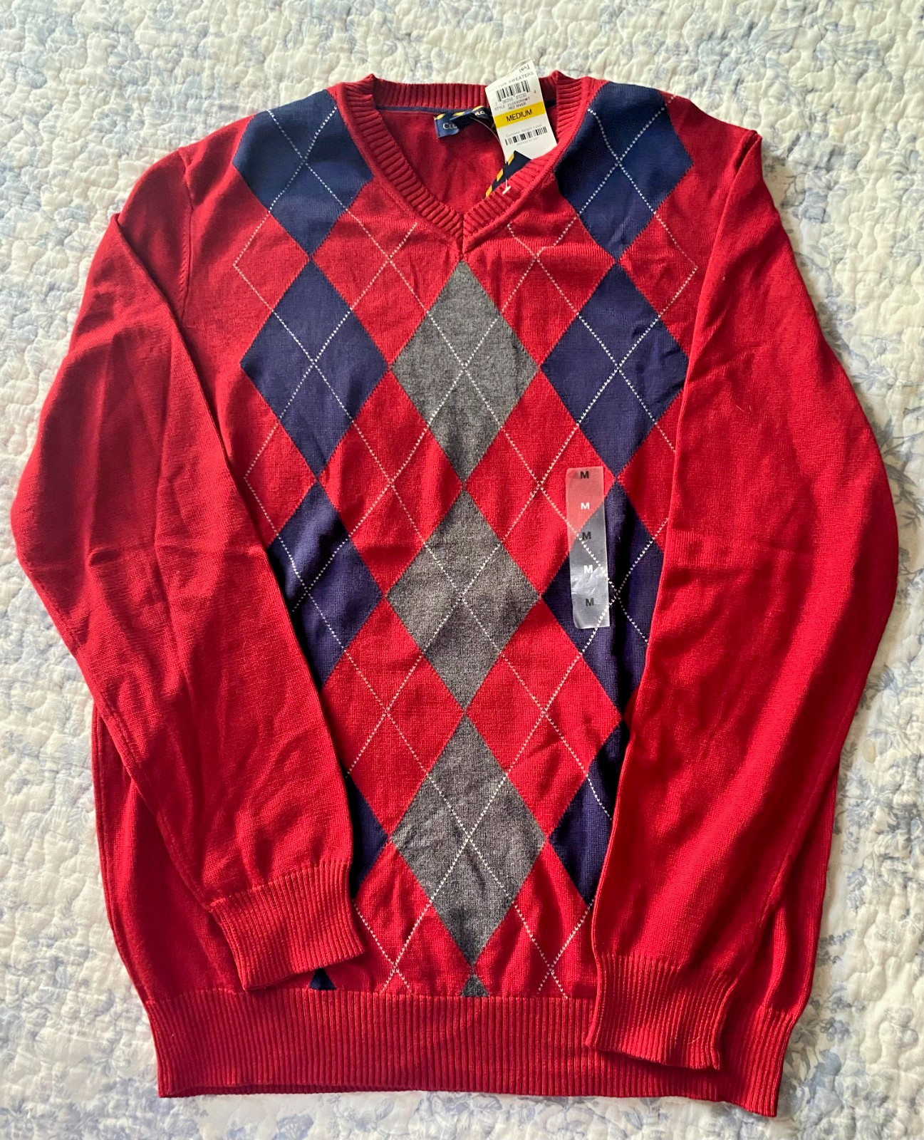 NWT Men’s Club Room Red Argyle Sweater Medium V neck Pullover 100% Pima Cotton