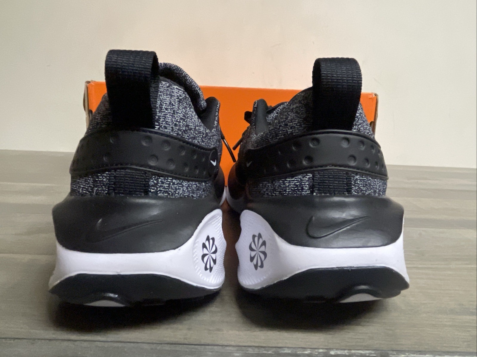 Nike React X Infinity Run 4 Oreo Black Grey White DR2670-003 Women’s Size 7 NEW