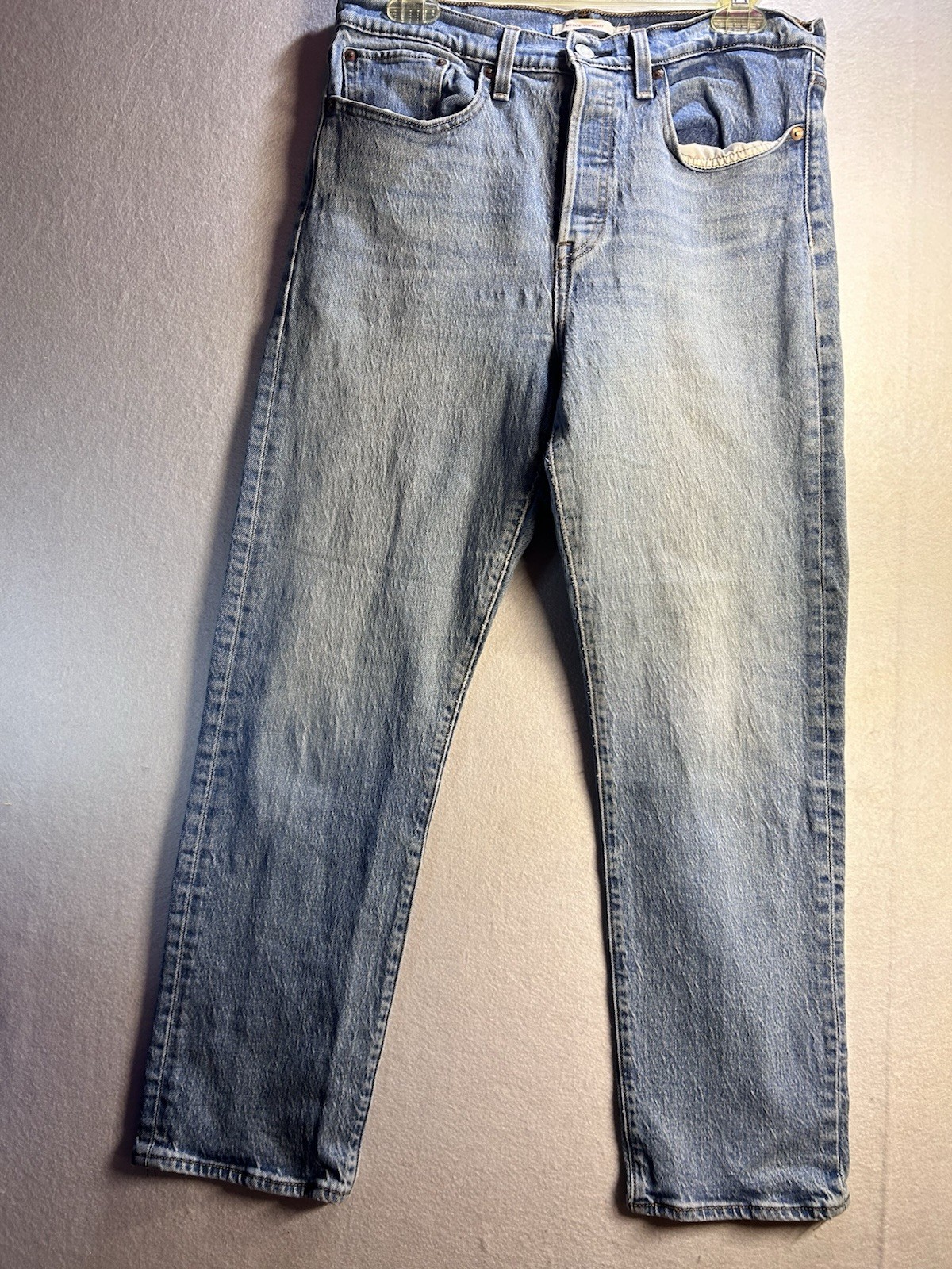 Levi’s Premium Women’s Wedgie Straight Fit High Rise Light Wash Denim Jeans 30