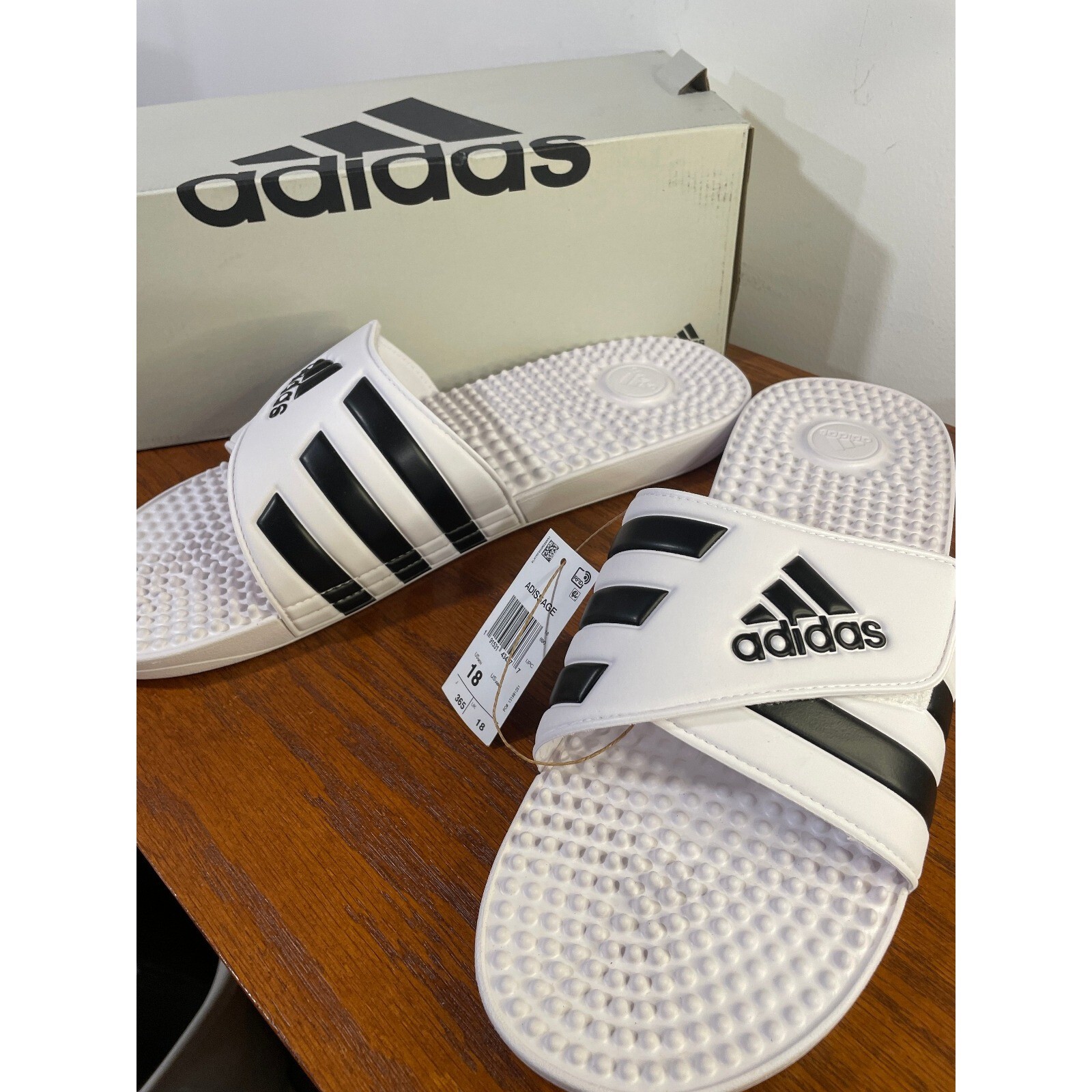 Mens 18 w/Box NEW Adidas Adissage Slides Sandal Massage Comfort White Black