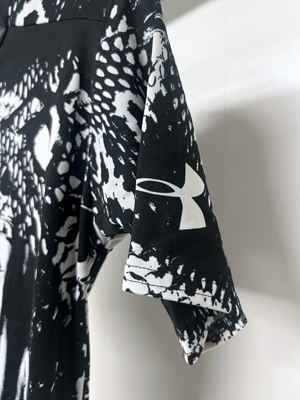 Under Armour Snake Viper Heat Gear Compression Shirt, SMALL – Alter Ego!