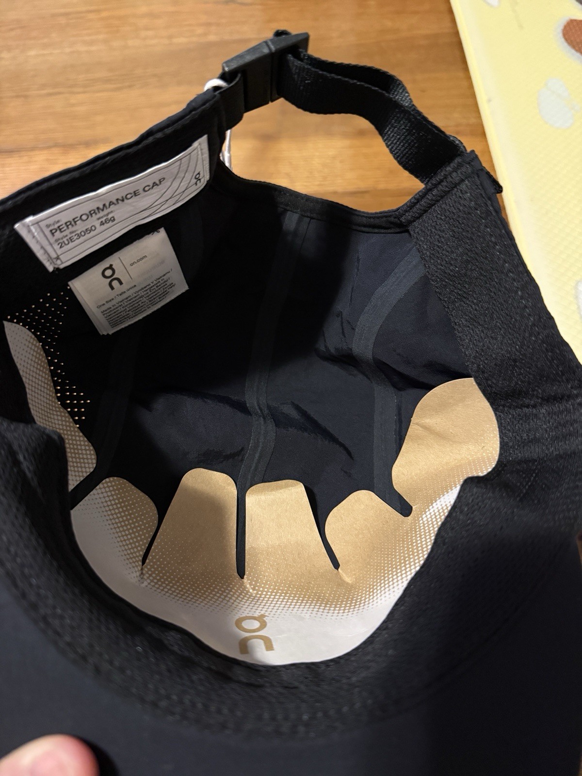 On Cloud Running Performance Panel Cap Lightweight Hat One Size $60 Black