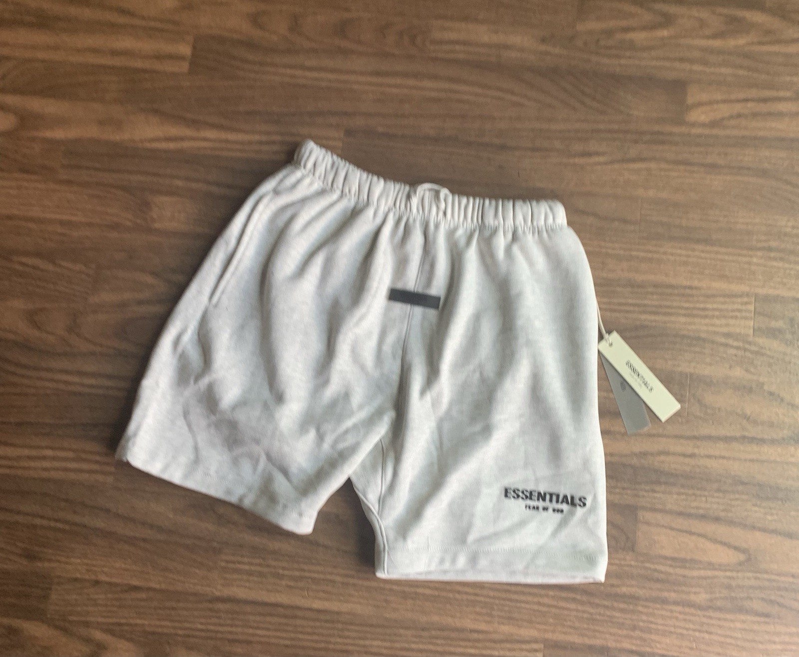 Essentials Fear of God Men’s Gray Sweat Shorts M Pockets Drawstring Logo NWT