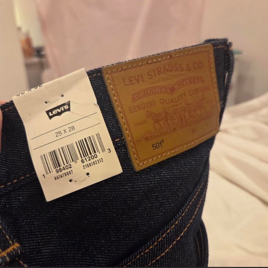Levi’s 501 Women’s Premium Selvedge Jeans, 25×28, Dark Wash, Button Fly, NWT