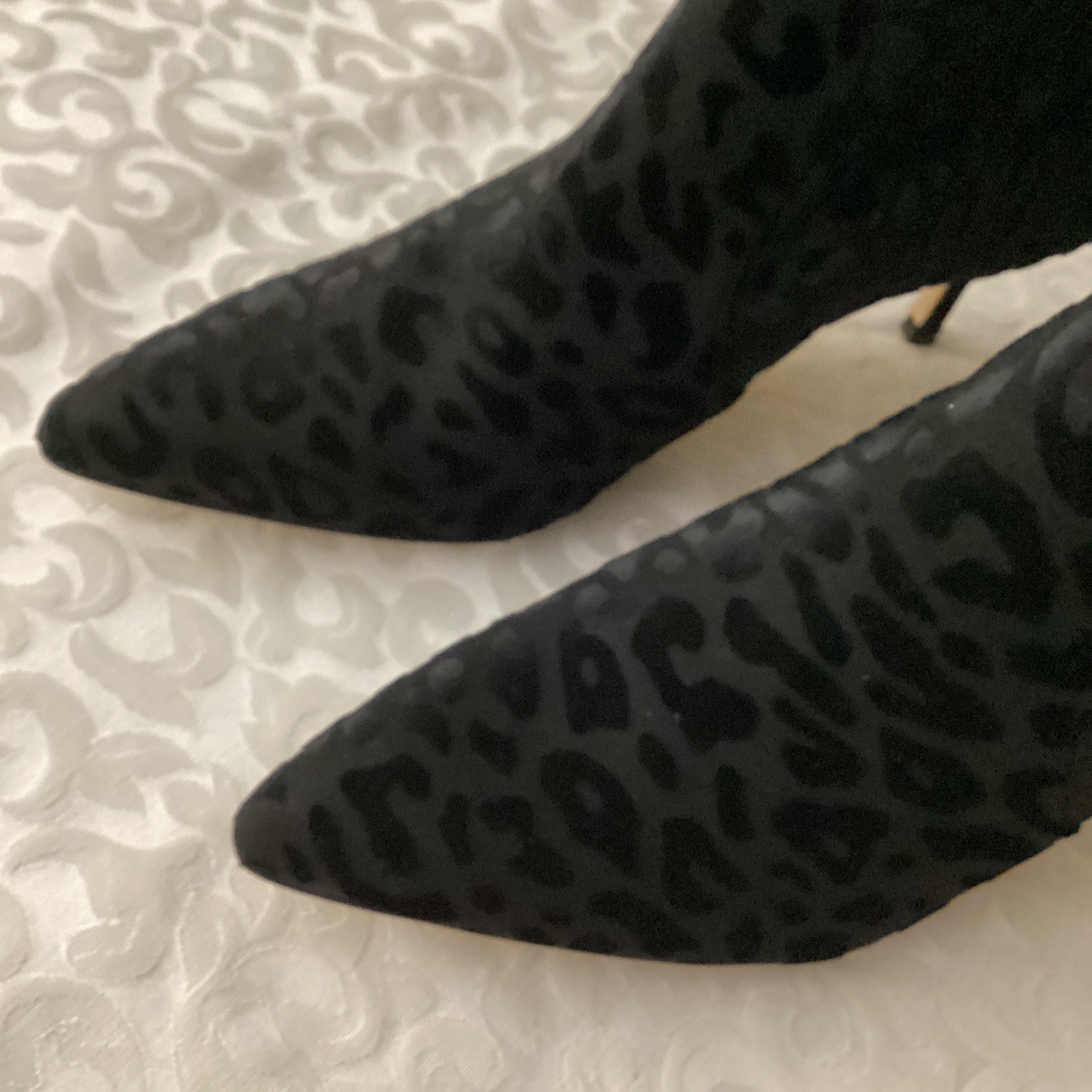 CHARLES by CHARLES DAVID BLKVELVET BOOTS NEW WITHOUT BOX EXCEL CONDITION 7.5