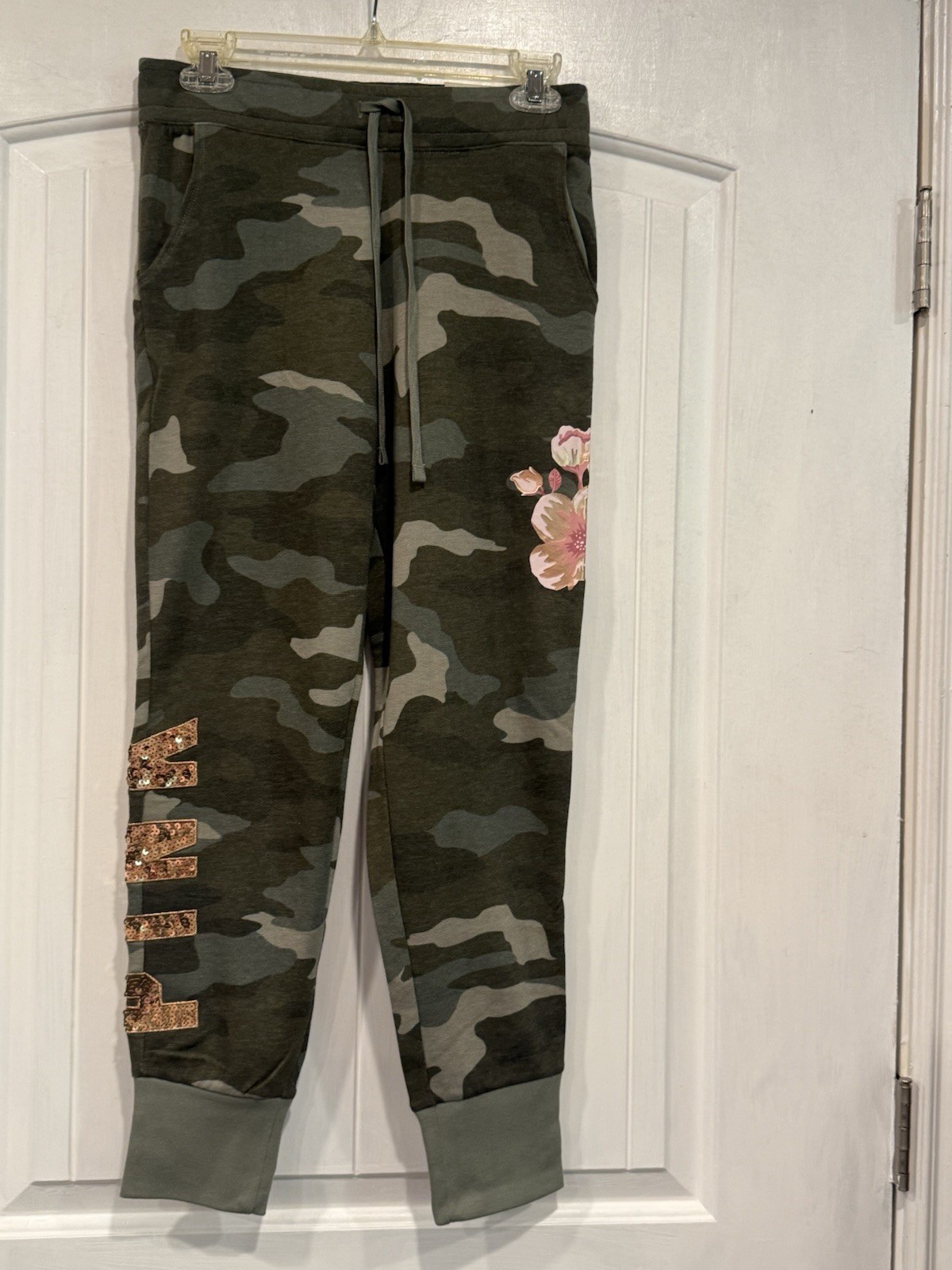 VICTORIA’S SECRET PINK Gold Bling Sequin Classic Sweatpant Green Camo S , NWT