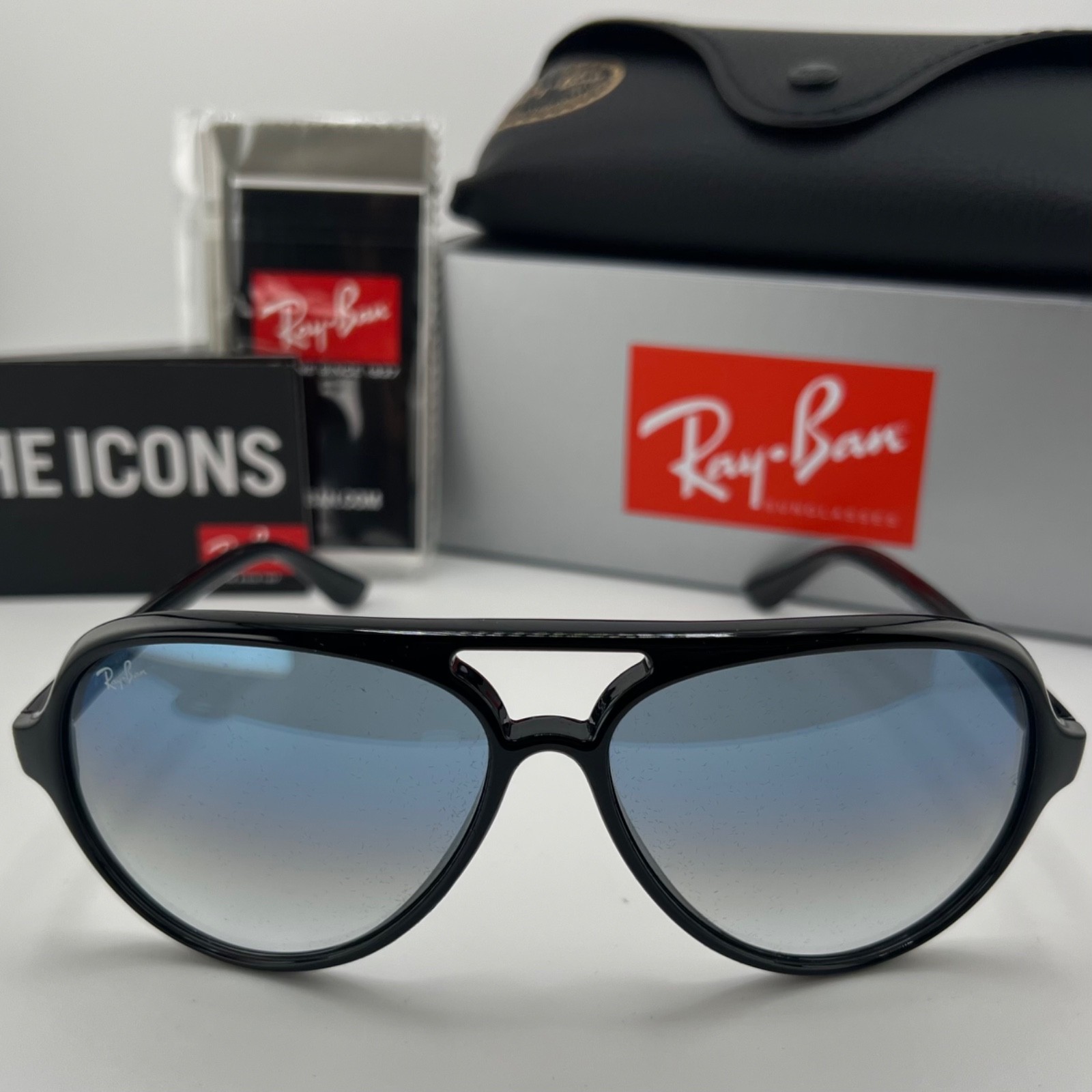 Ray-Ban Cats 5000 RB4125 59mm Aviator Unisex Sunglasses – Blue Gradien Lens
