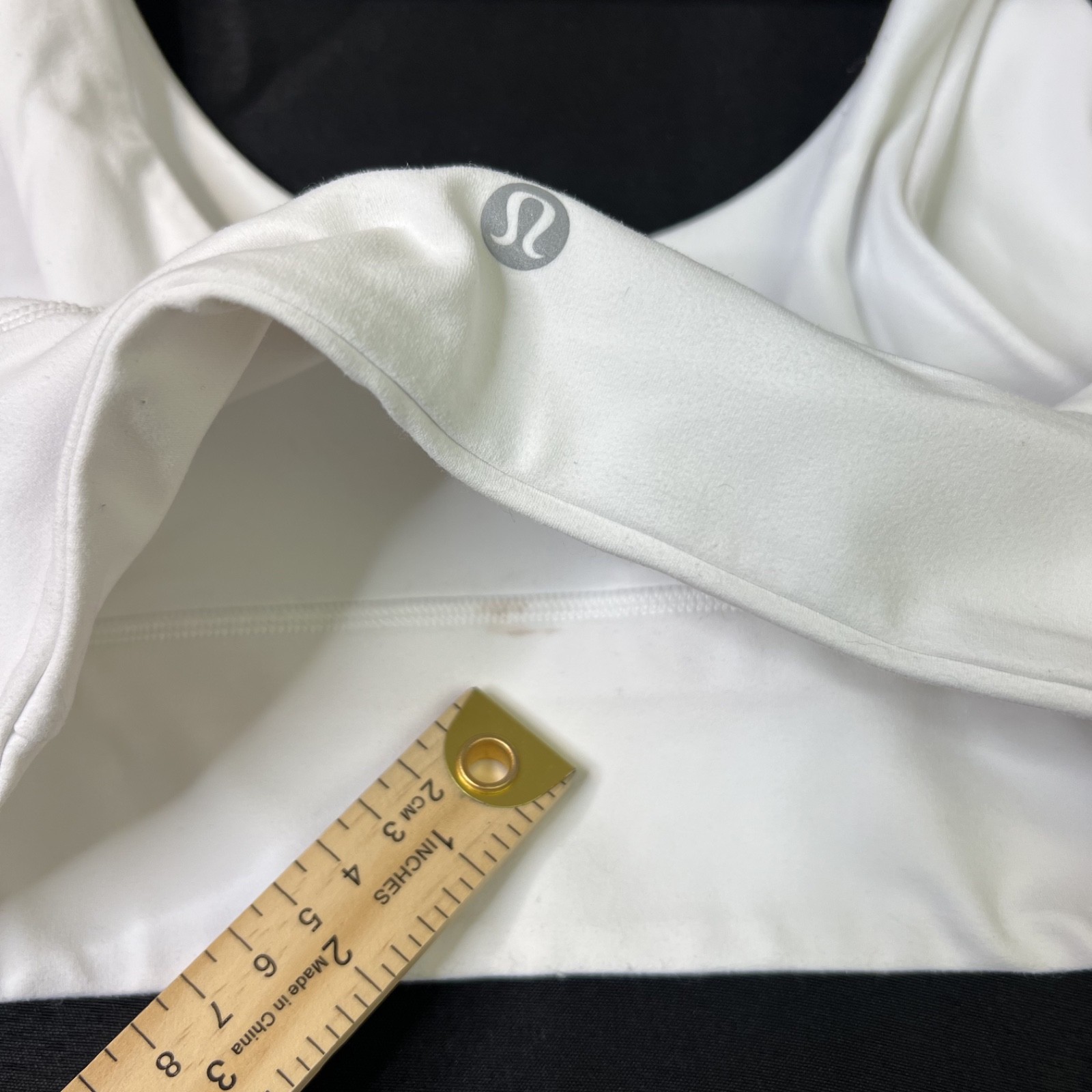 Lululemon Align V-Neck Bra *Light Support Sports Running White A/B Cup Size 4