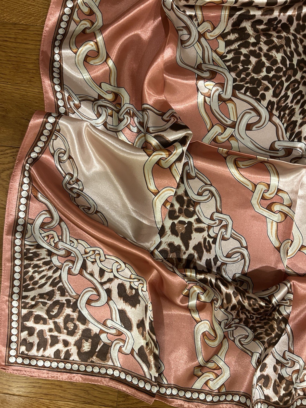 CLASSIC Leopard&chain Print pink SQUAR SILKY SCARF hand rolled edges 35/35