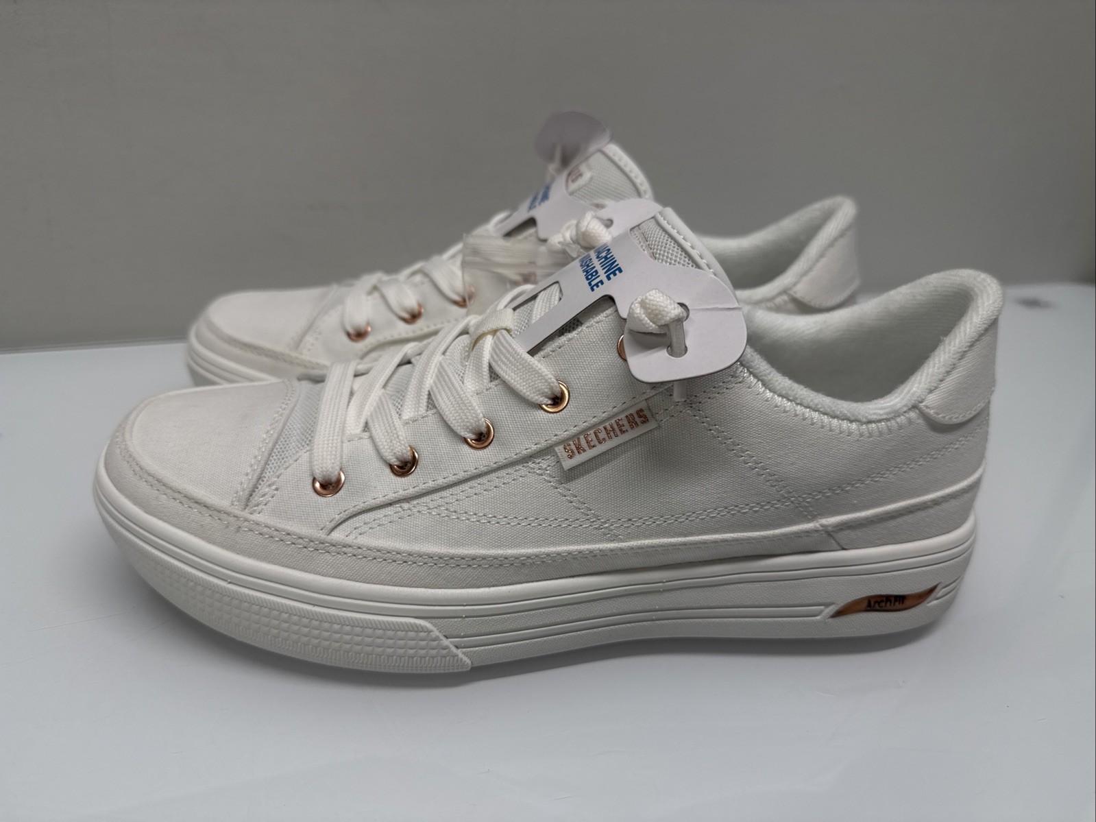 Skechers Arch Fit Arcade * Meet Ya There * White * 177190W / WHT * Women’s 9