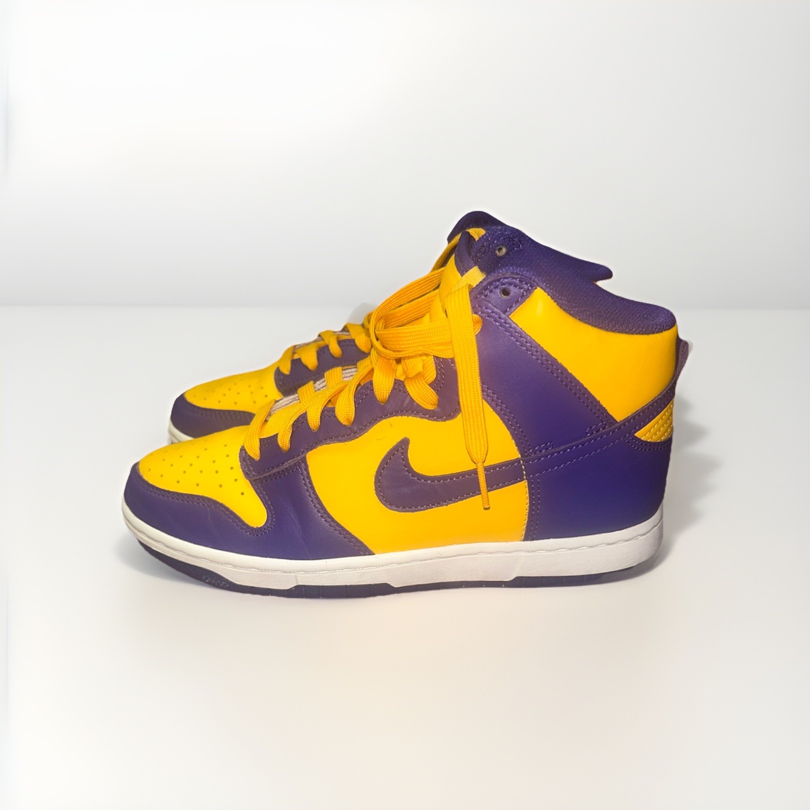 Nike Dunk High Lakers Size 7.5 DD1399-500