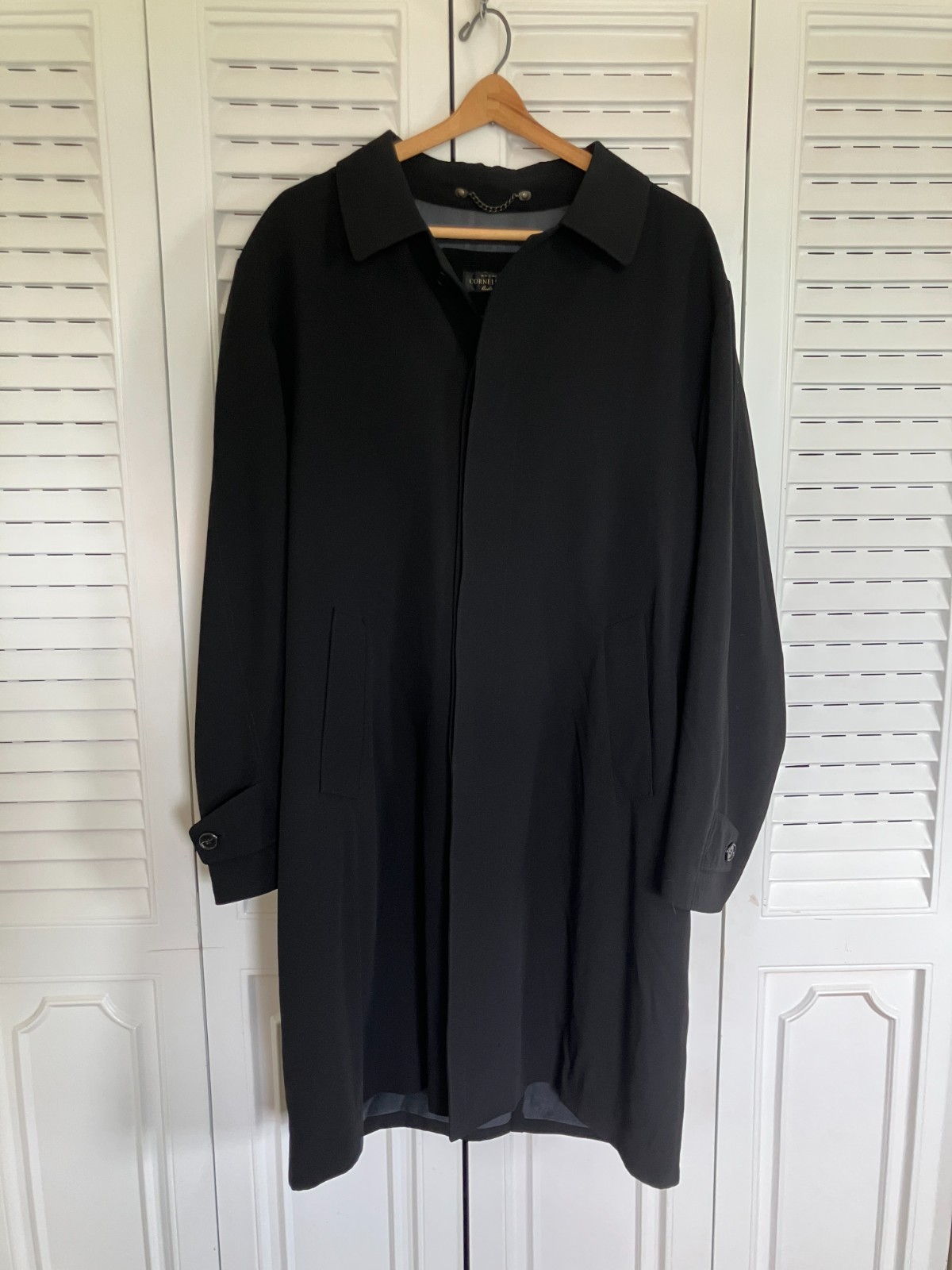 Mens Corneliani coat – Made in Italy – 110’s Superfine Merino – Italian Size 54R