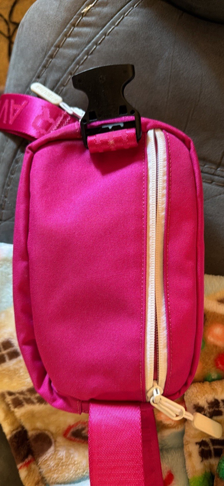 WOLFpak CROSSBODY PACK PINK GODDESS