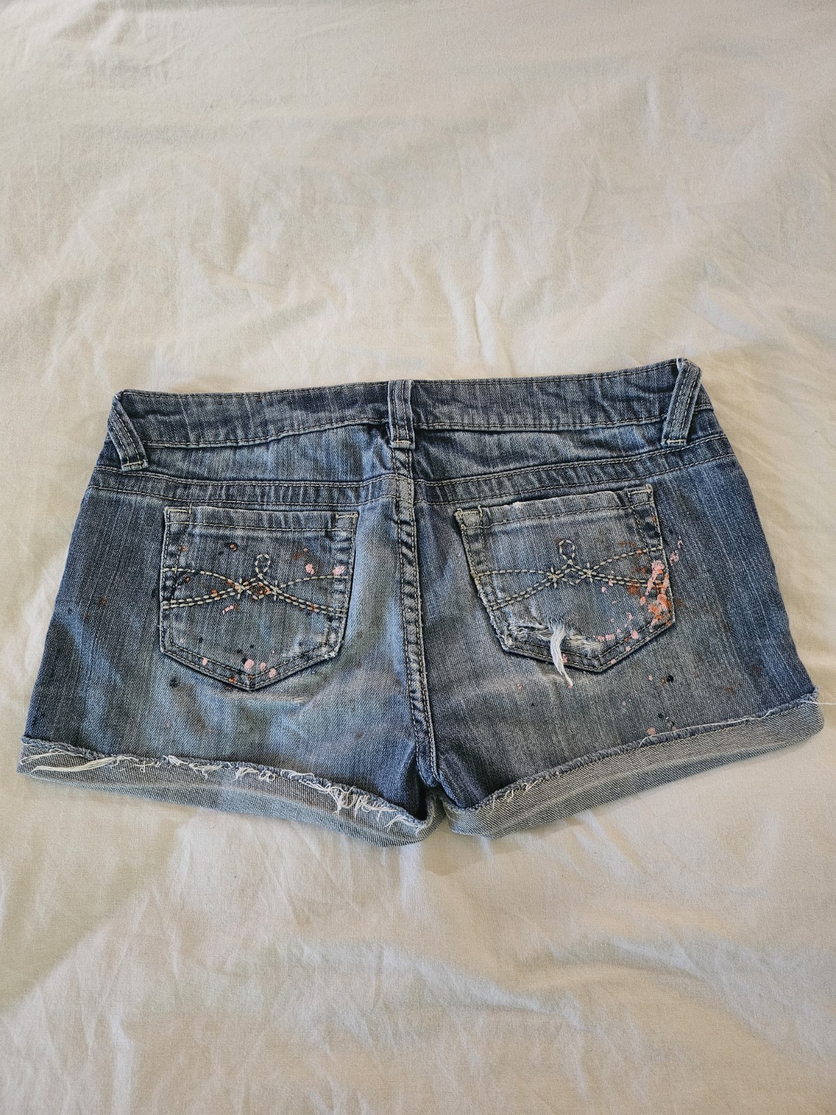 MUDD Low Rise Blue Denim Women’s Shorts with Orange Pink Paint-Splatter Size 5