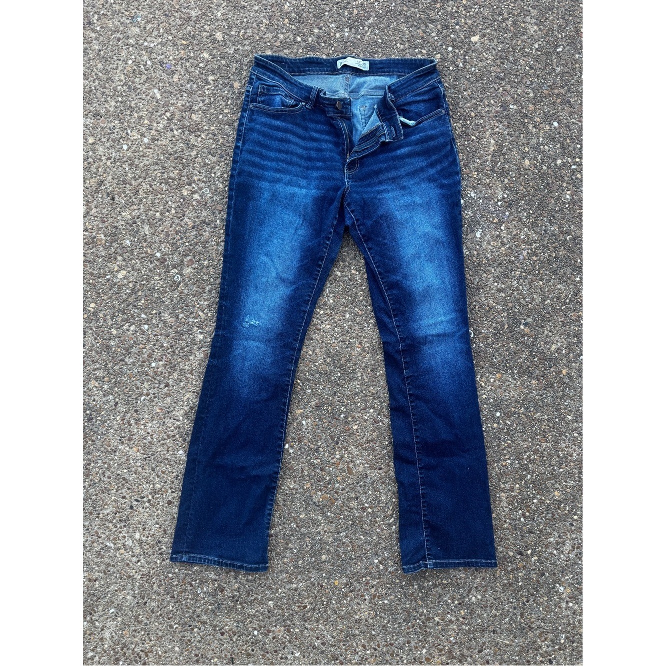 BKE Women’s Payton Dark Blue Boot Cut Jeans. Size 33×35.5