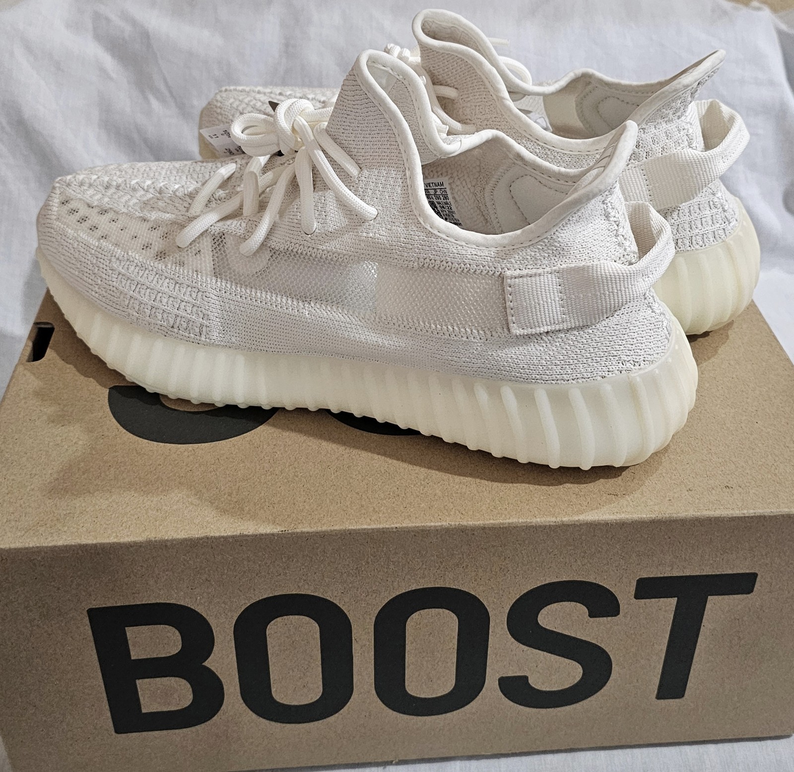 *NIB/DEADSTOCK* adidas Yeezy Boost 350 V2 “Bone” (HQ6316) Size US 11