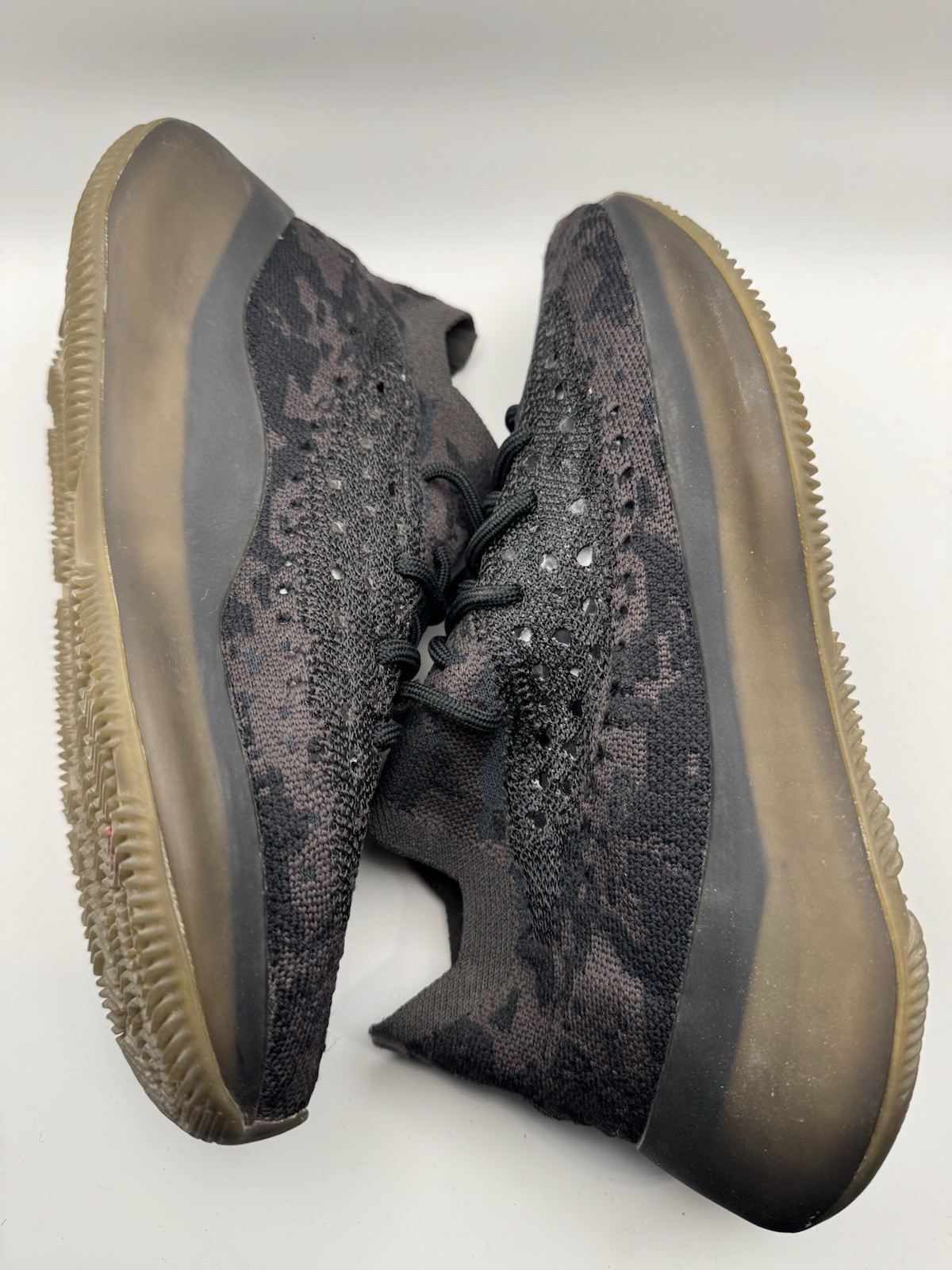 Yeezy 380 Boost Onyx Size 7 Men’s 8.5 Womens