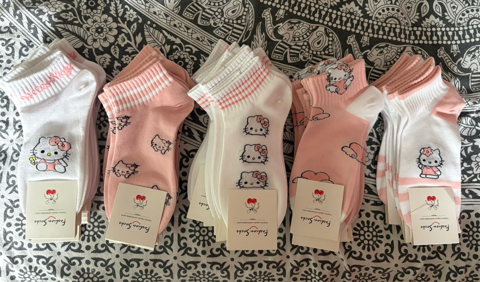 NWT Lot of 34 Pairs HELLO KITTY Cotton Blend Low Cut Socks Size 6-10 Bulk Gift