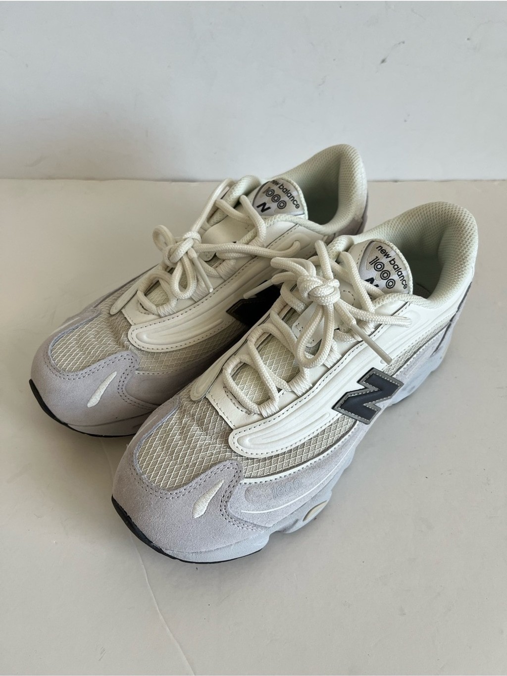 New Balance 1000 Pearl White Gray Sneakers size boy,men 6.5 /Women8